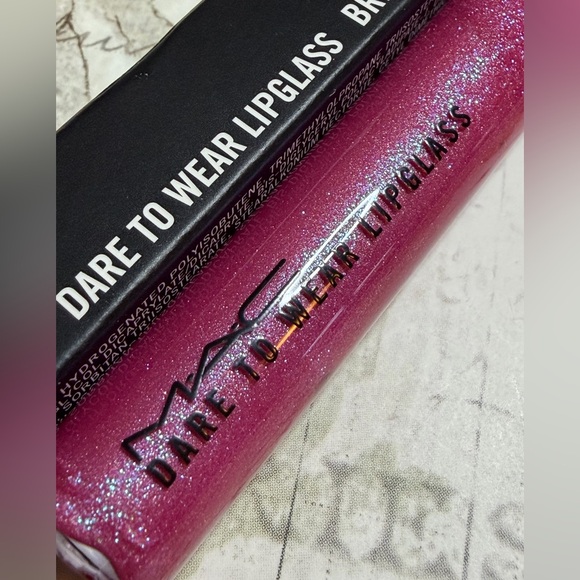 MAC COSMETICS DARE TO DARE Dare to Wear BNIB lipgloss lipglass Very Rare Purple
